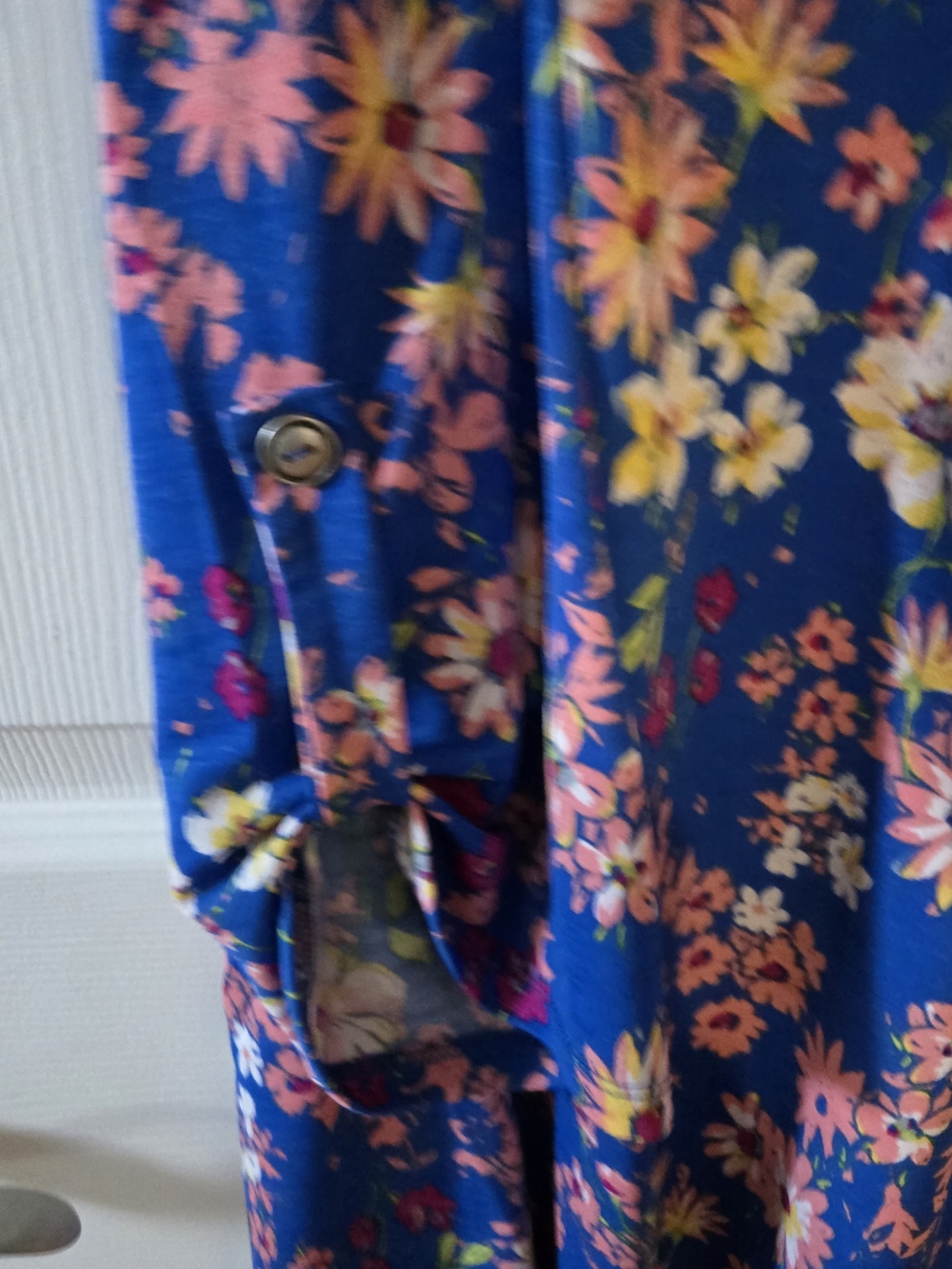 Women's Floral Split-Neck Blouse in Blue - Picture 5 of 9